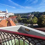 Sintra, T2 In Historic Center With Palace Views, Apartment *