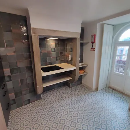 Sintra, T2 In Historic Center With Palace Views,